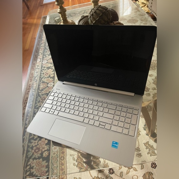 HP 15.6" HD Touchscreen
Laptop Intel - Picture 15 of 16